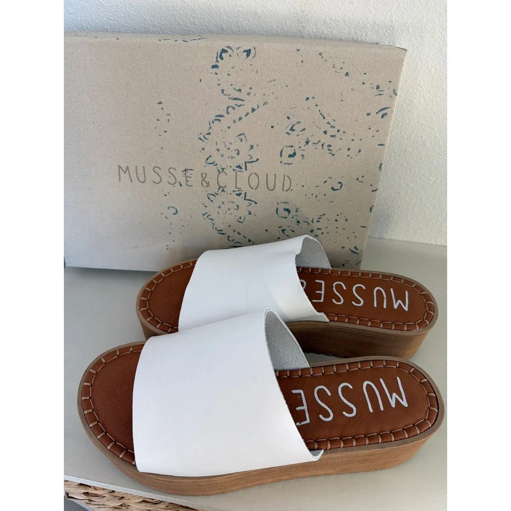 Musse & Cloud White Leather Platform Slide Sandals Women Size 8 NIB